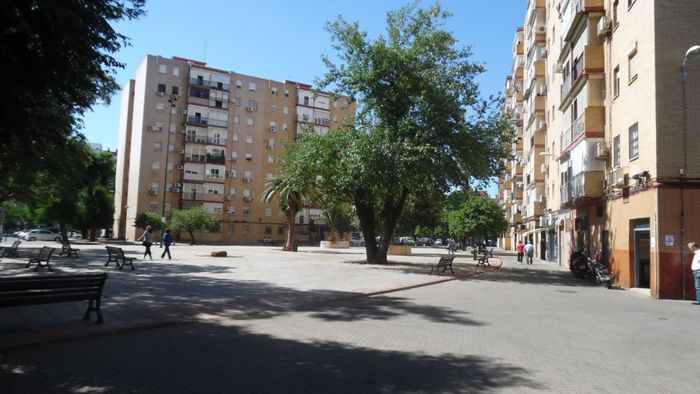 https://www.grupoade.es/encuentra-tu-inmueble/3715/piso-en-venta-cerca-del-parque-amate