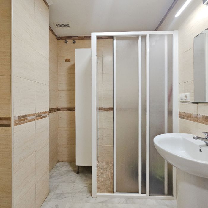 PISO AMUEBLADO CON GARAJE Y ASCENSOR