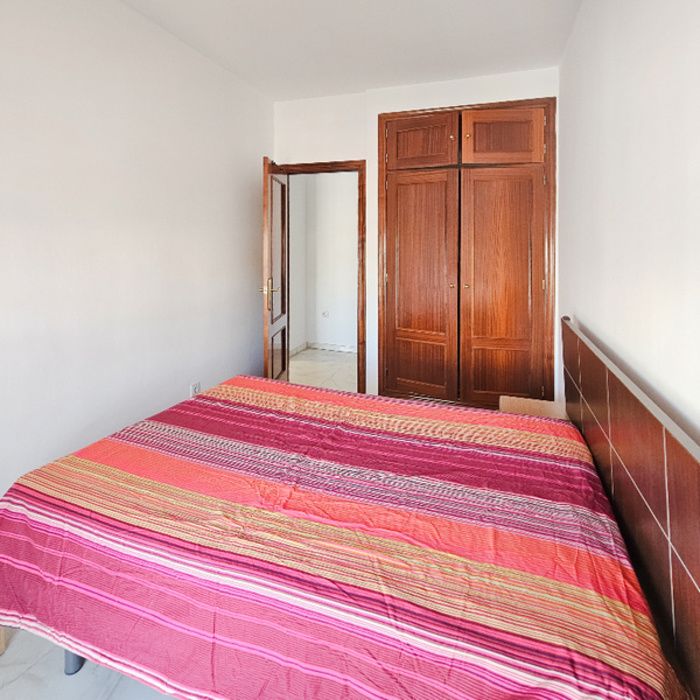 PISO AMUEBLADO CON GARAJE Y ASCENSOR