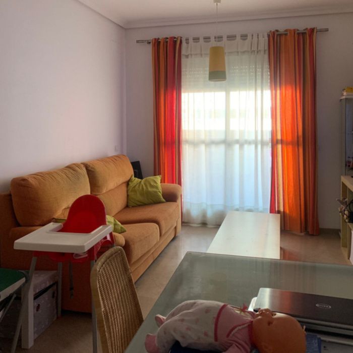 PISO AMUEBLADO EN JARDINES DE HERCULES