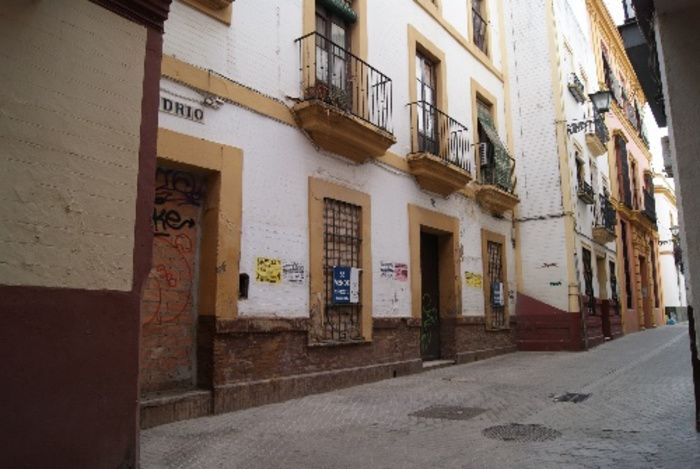 EDIFICIO PARA REFORMAR EN PLENO CASCO HISTÓRICO DE SEVILLA
