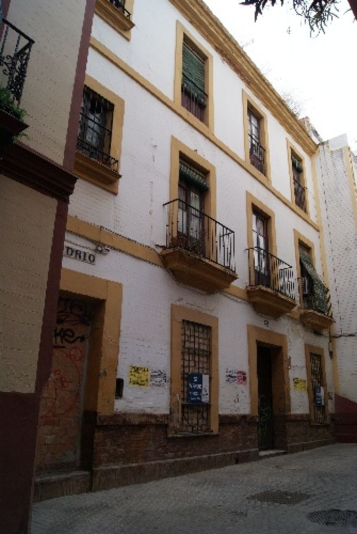 EDIFICIO PARA REFORMAR EN PLENO CASCO HISTÓRICO DE SEVILLA