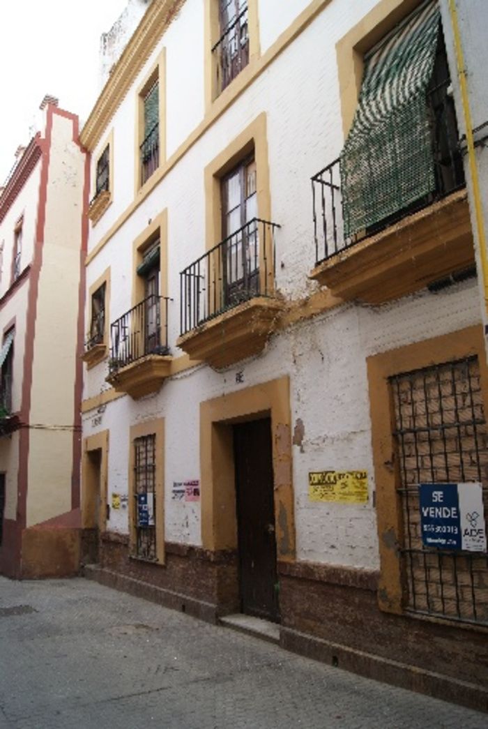 EDIFICIO PARA REFORMAR EN PLENO CASCO HISTÓRICO DE SEVILLA