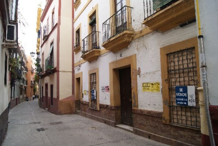 EDIFICIO PARA REFORMAR EN PLENO CASCO HISTÓRICO DE SEVILLA