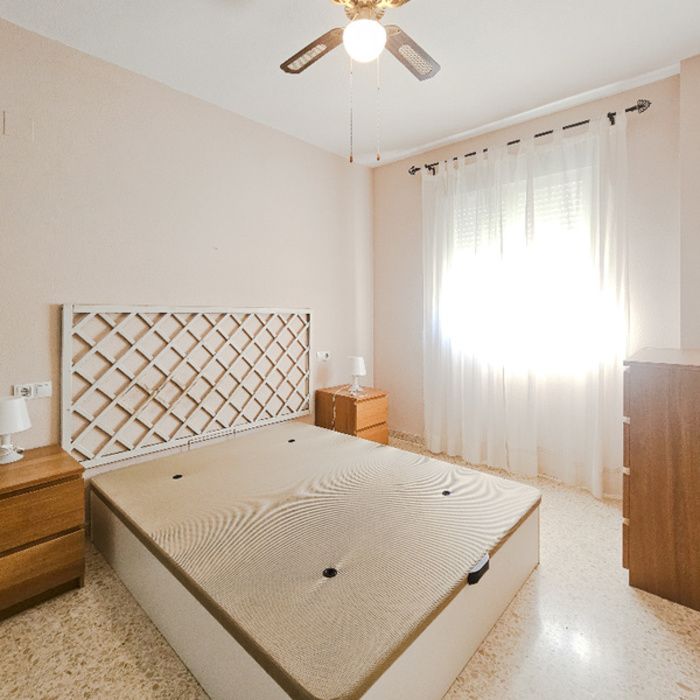 PISO  AMUEBLADO CON ASCENSOR Y GARAJE