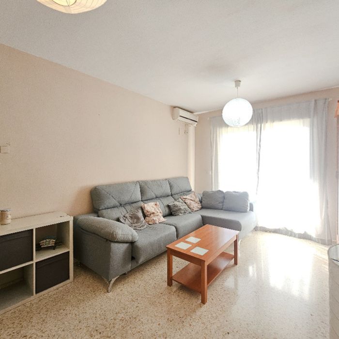 PISO  AMUEBLADO CON ASCENSOR Y GARAJE