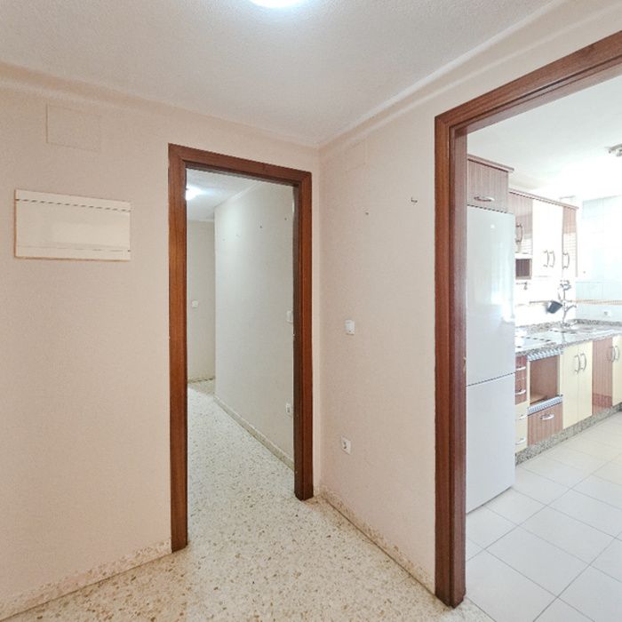 PISO  AMUEBLADO CON ASCENSOR Y GARAJE