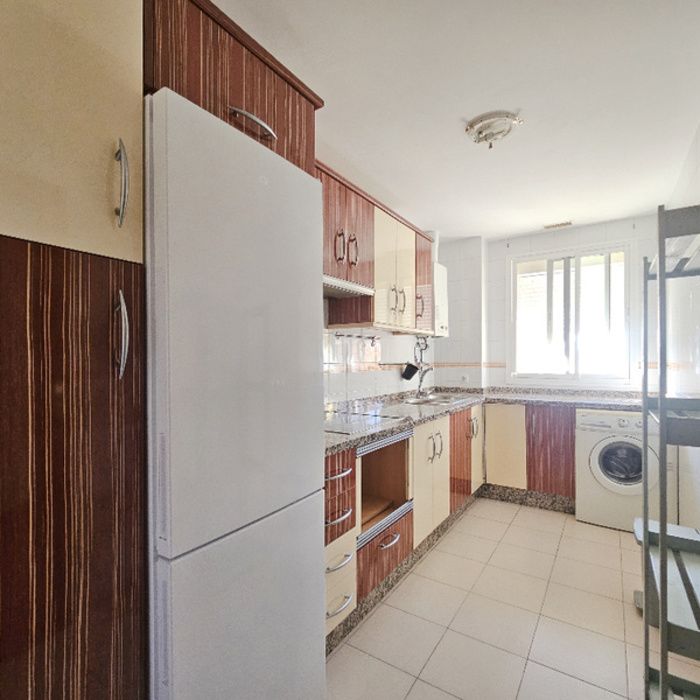 PISO  AMUEBLADO CON ASCENSOR Y GARAJE