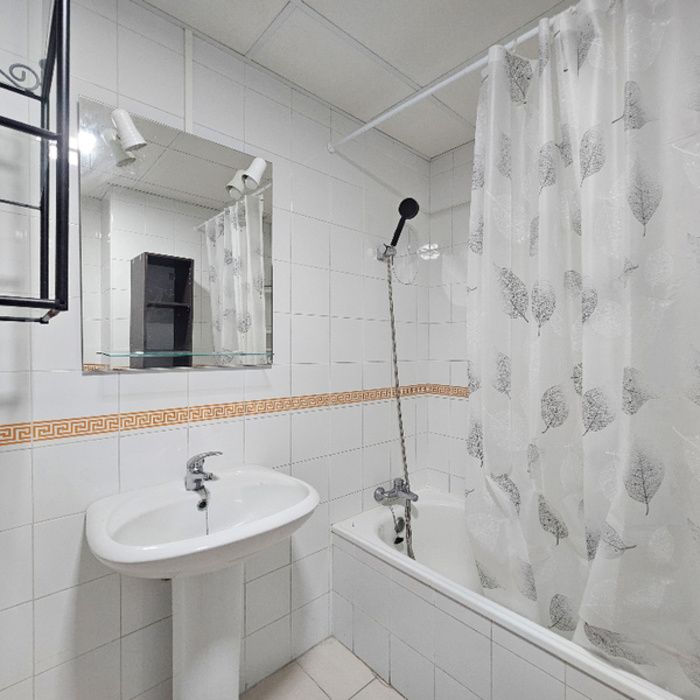 PISO  AMUEBLADO CON ASCENSOR Y GARAJE