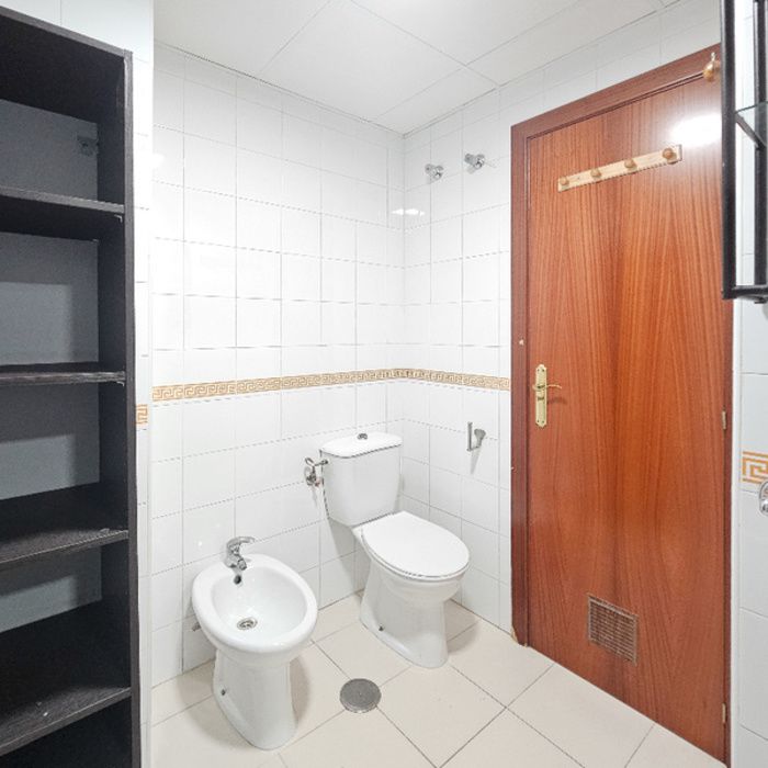 PISO  AMUEBLADO CON ASCENSOR Y GARAJE