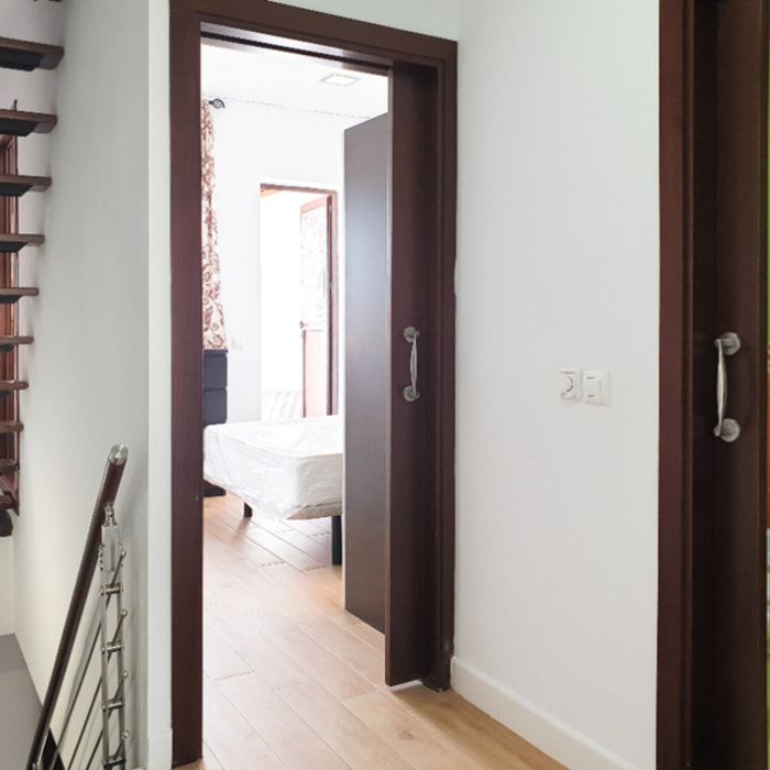 CASA  AMUEBLADA INDEPENDIENTE DE 3 PLANTAS