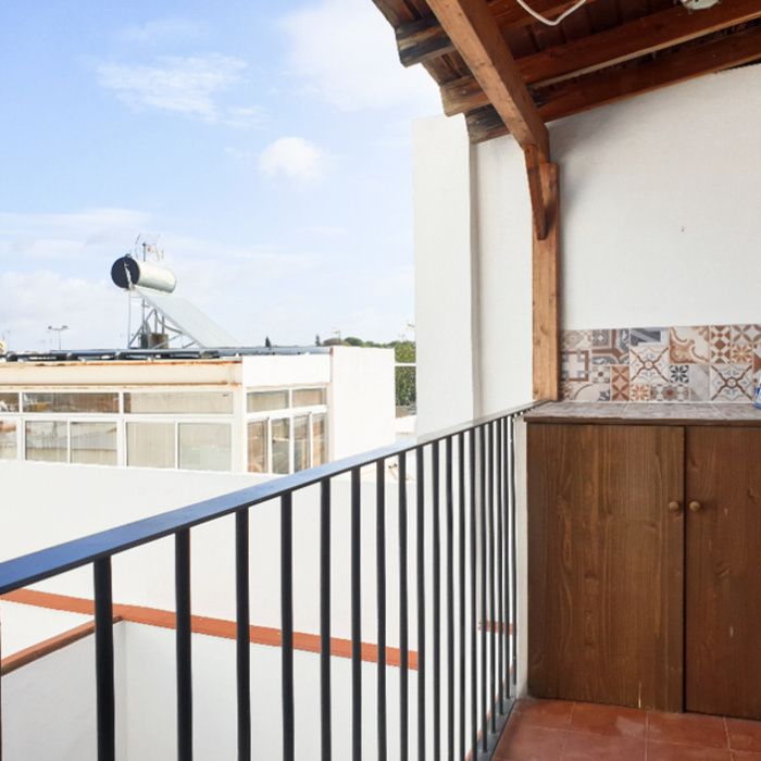 CASA  AMUEBLADA INDEPENDIENTE DE 3 PLANTAS