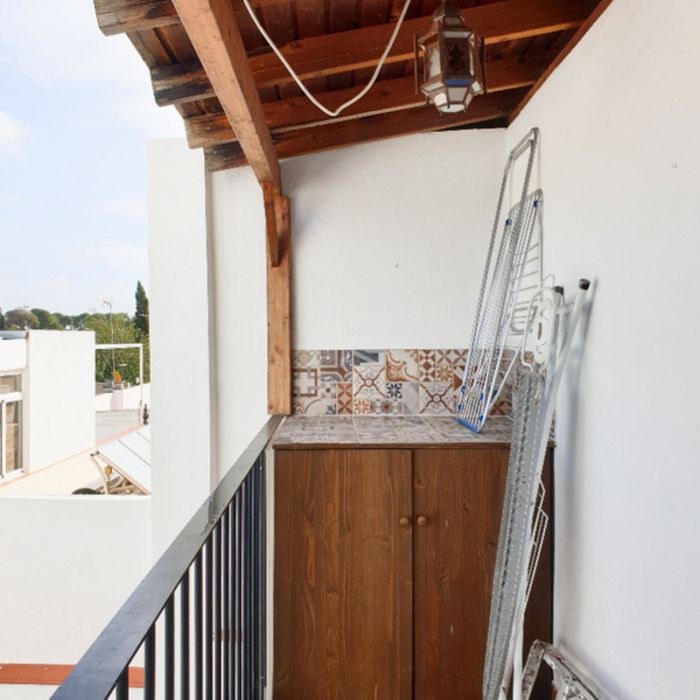 CASA  AMUEBLADA INDEPENDIENTE DE 3 PLANTAS