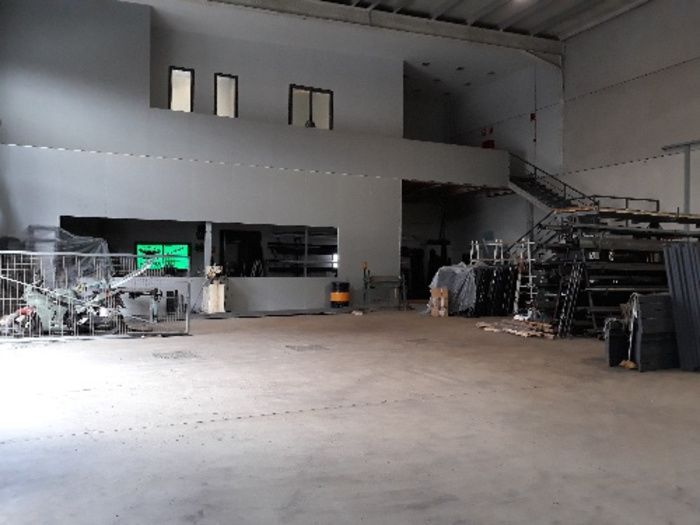 NAVE TOTALMENTE TERMINADA Y LISTA PARA ABRIR NEGOCIO