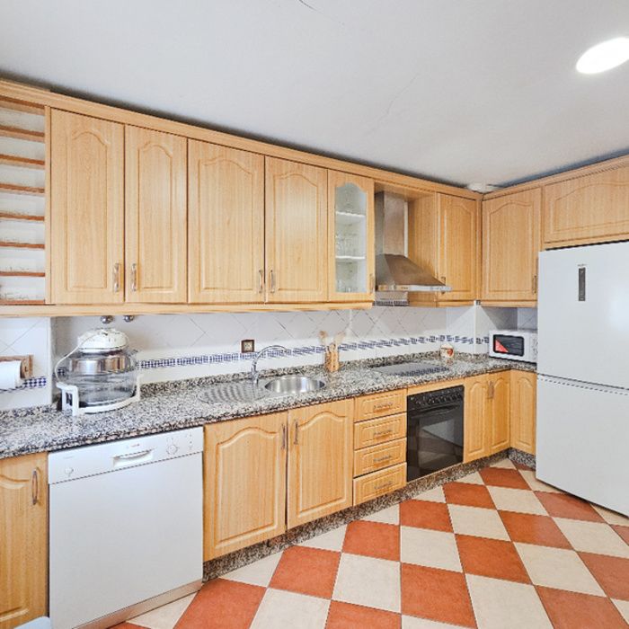 ESTUPENDA CASA UNIFAMILIAR TOTALMENTE AMUEBLADA