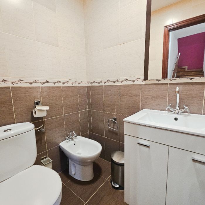 ESTUPENDA CASA UNIFAMILIAR TOTALMENTE AMUEBLADA