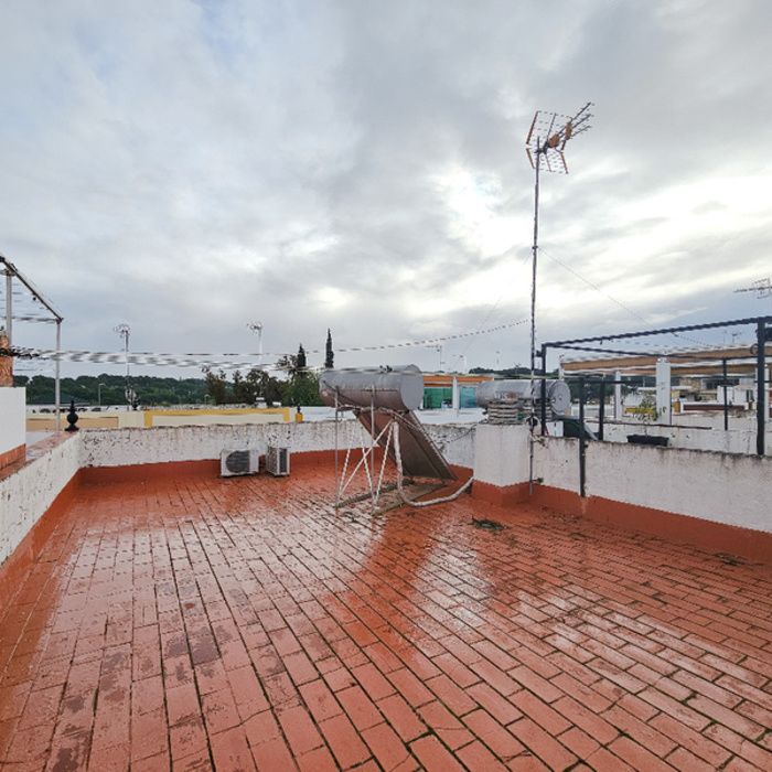 ESTUPENDA CASA UNIFAMILIAR TOTALMENTE AMUEBLADA