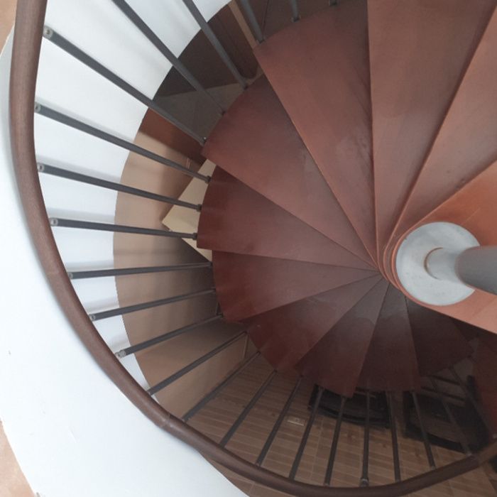 PRECIOSO APARTAMENTO-DUPLEX AMUEBLADO CON TERRAZA