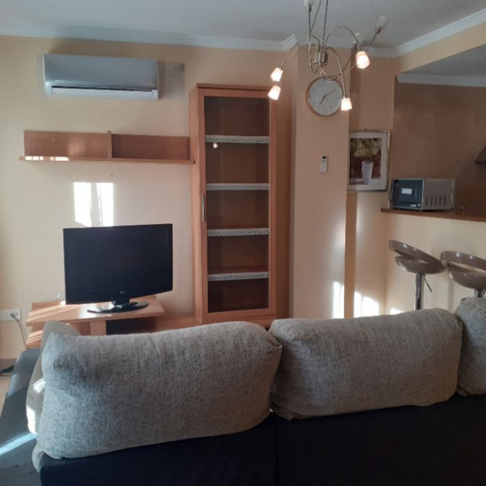 PRECIOSO APARTAMENTO-DUPLEX AMUEBLADO CON TERRAZA