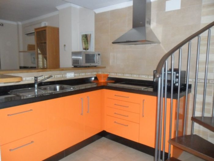 PRECIOSO APARTAMENTO-DUPLEX AMUEBLADO CON TERRAZA