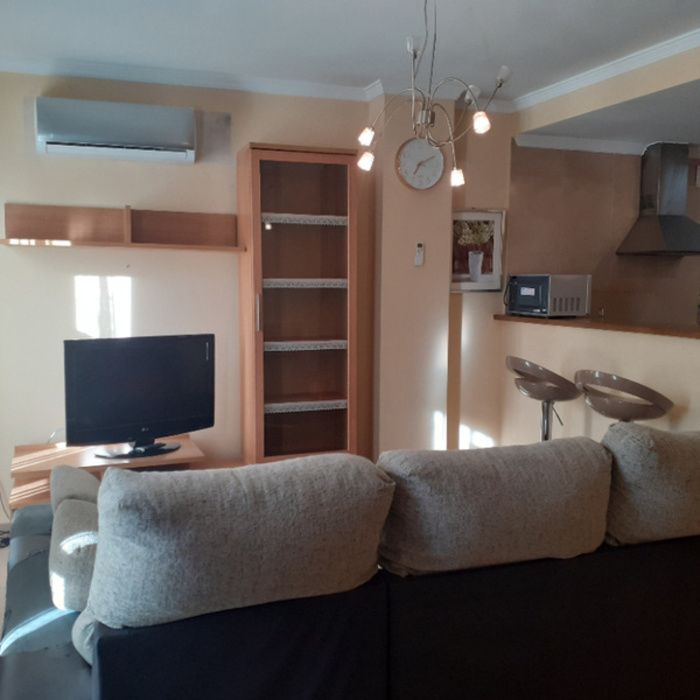 PRECIOSO APARTAMENTO-DUPLEX AMUEBLADO CON TERRAZA