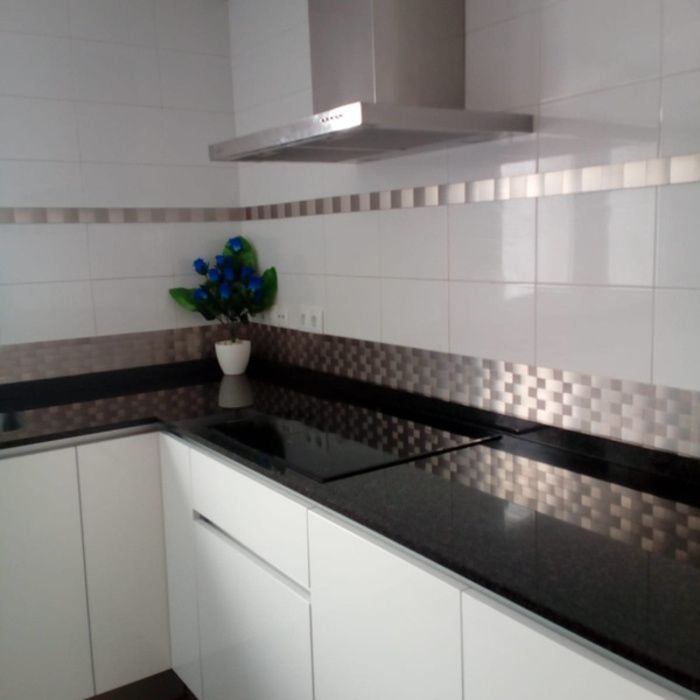 ESTUPENDO PISO TOTALMENTE AMUEBLADO CON ASCENSOR Y GARAJE