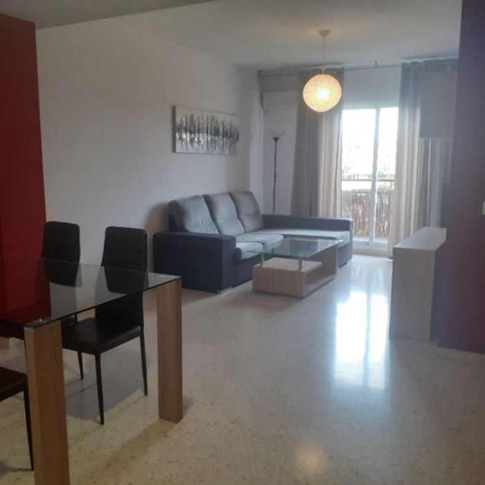 ESTUPENDO PISO TOTALMENTE AMUEBLADO CON ASCENSOR Y GARAJE