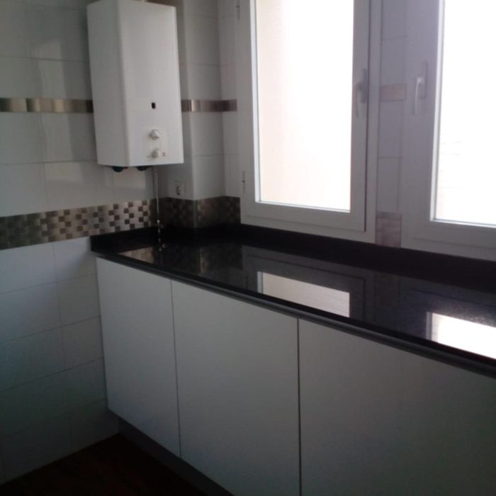 ESTUPENDO PISO TOTALMENTE AMUEBLADO CON ASCENSOR Y GARAJE