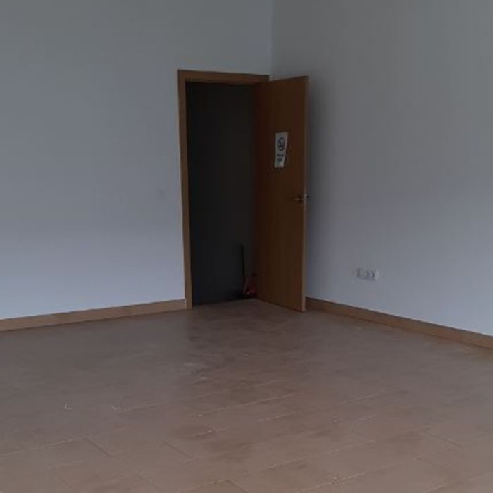 NAVE DE ALQUILER EN POLIGONO RECISUR