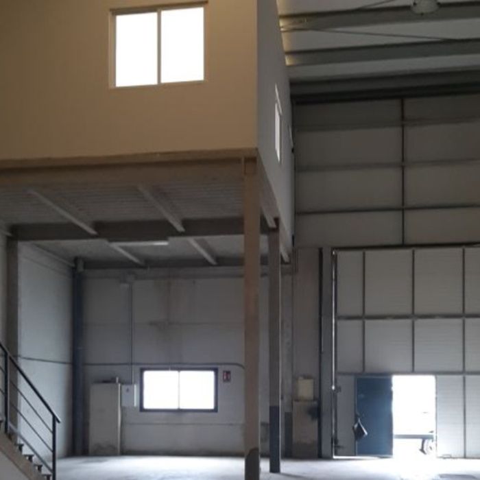 NAVE DE ALQUILER EN POLIGONO RECISUR