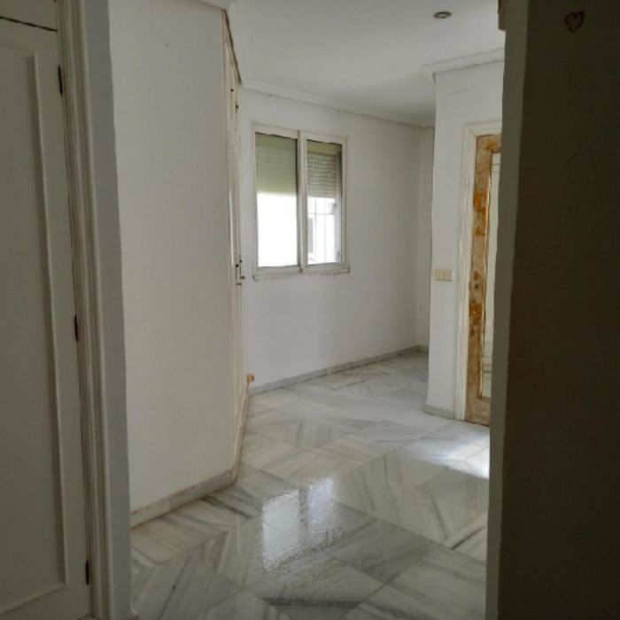 PISO EN LOS REMEDIOS