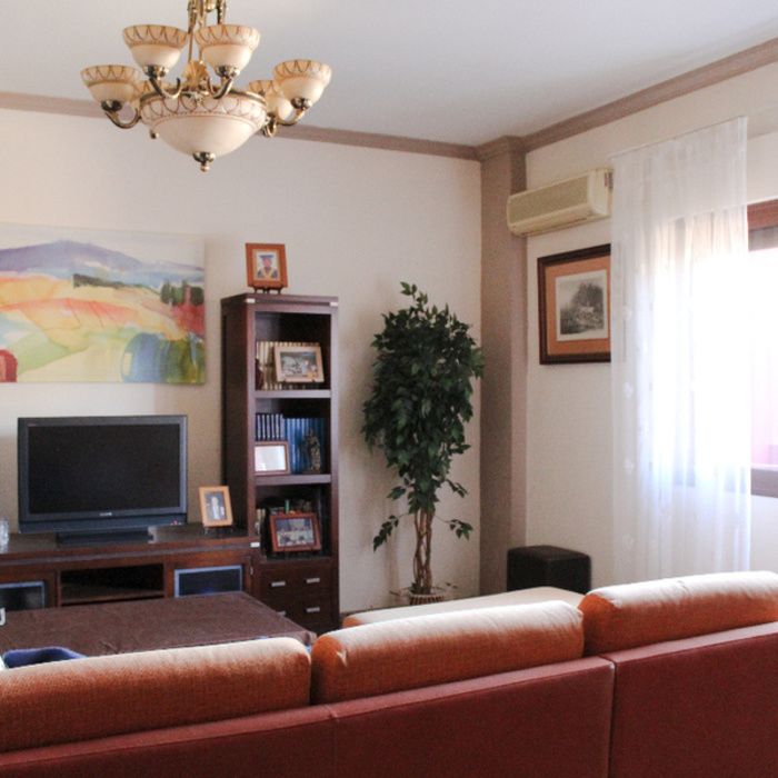 ESPECTACULAR CHALET EN ZONA OROMANA
