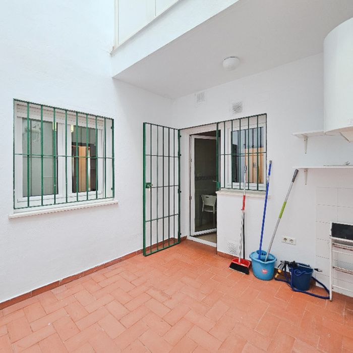 PISO AMUEBLADO