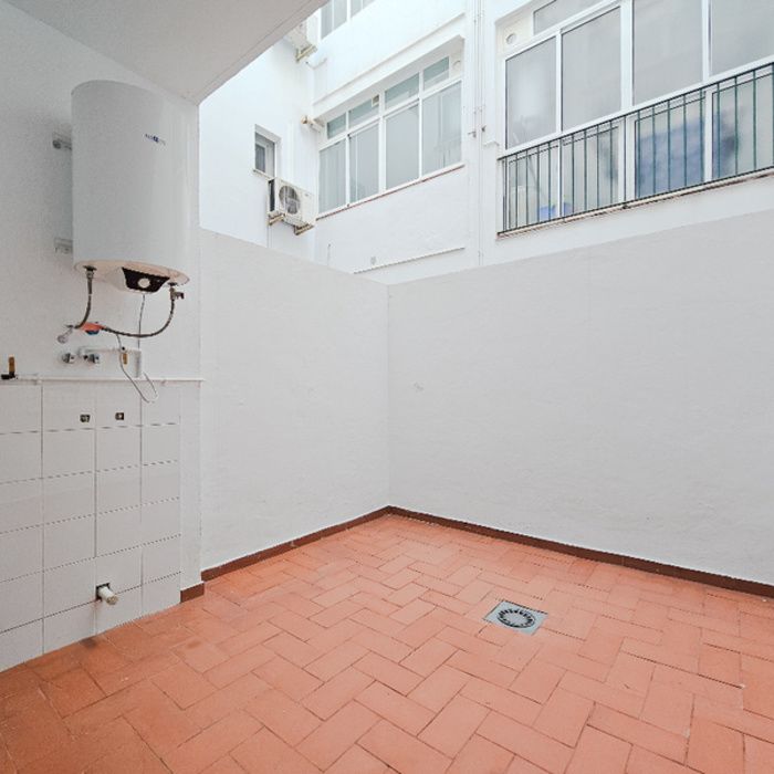 PISO AMUEBLADO