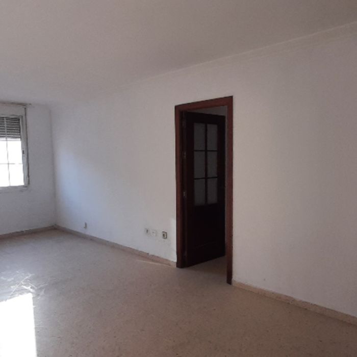 GRAN PISO DE 100M2 DE VPO