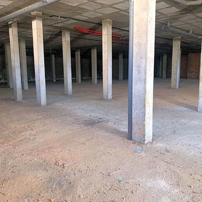 LOCAL COMERCIAL  DE ESQUINA EN BRUTO