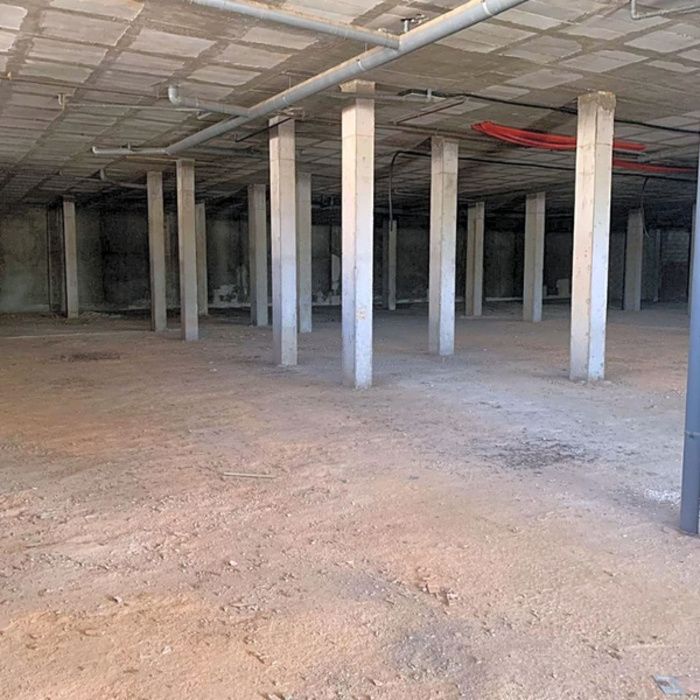 LOCAL COMERCIAL  DE ESQUINA EN BRUTO