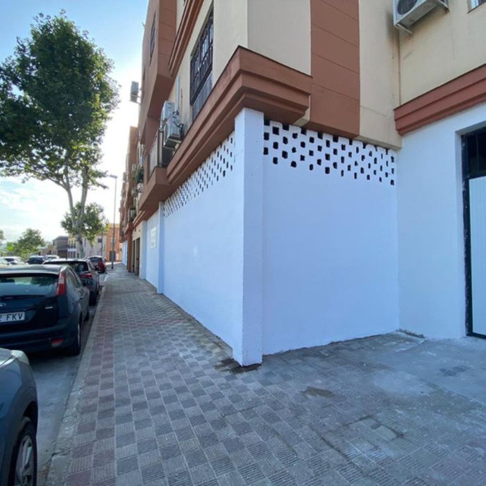 LOCAL COMERCIAL  DE ESQUINA EN BRUTO