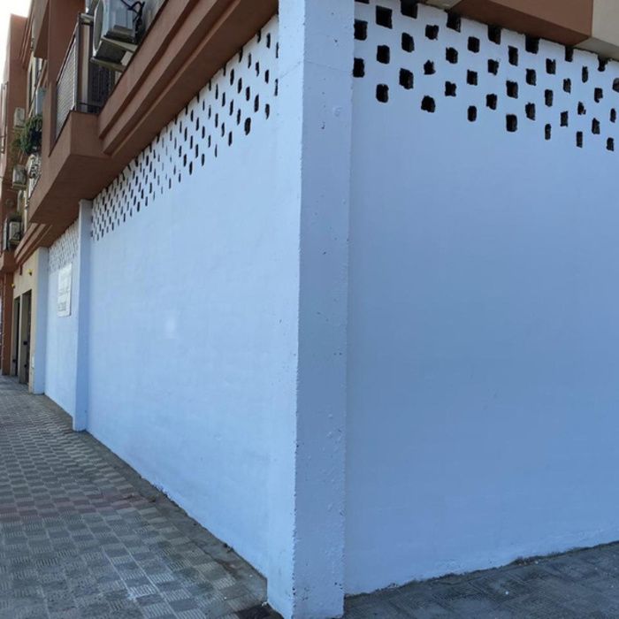LOCAL COMERCIAL  DE ESQUINA EN BRUTO