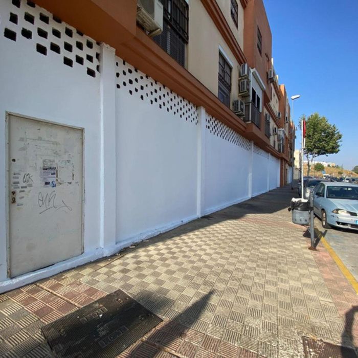 LOCAL COMERCIAL  DE ESQUINA EN BRUTO