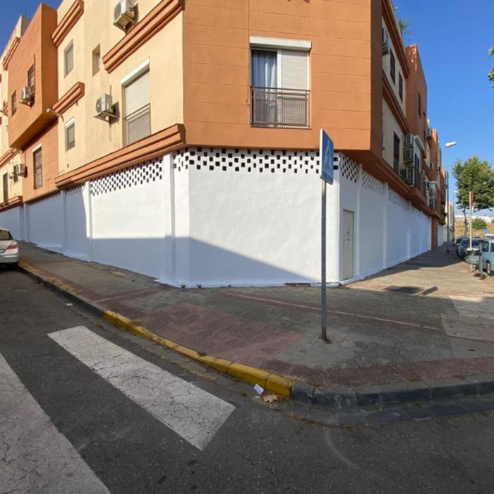 LOCAL COMERCIAL  DE ESQUINA EN BRUTO