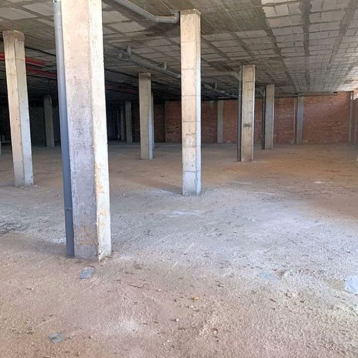 LOCAL COMERCIAL  DE ESQUINA EN BRUTO