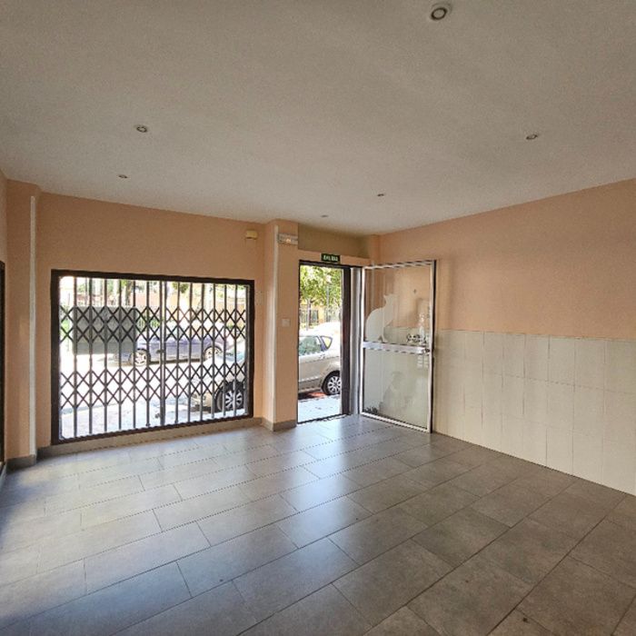 ALQUILER  DE LOCAL COMERCIAL PARQUE CENTRO
