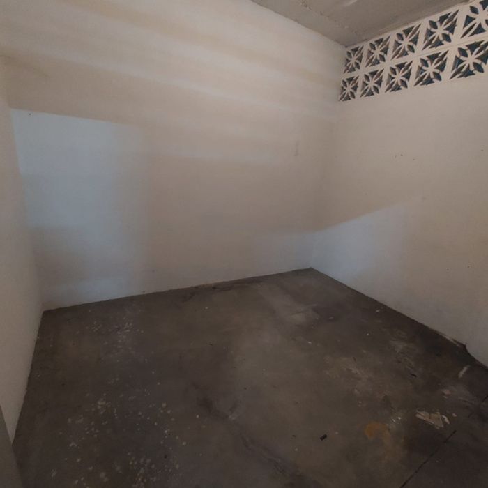 TRASTERO EN CONDEQUINTO