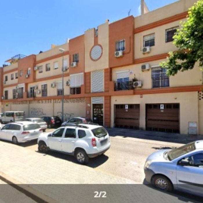 PLAZA DE GARAJE AVENIDA DOS HERMANAS