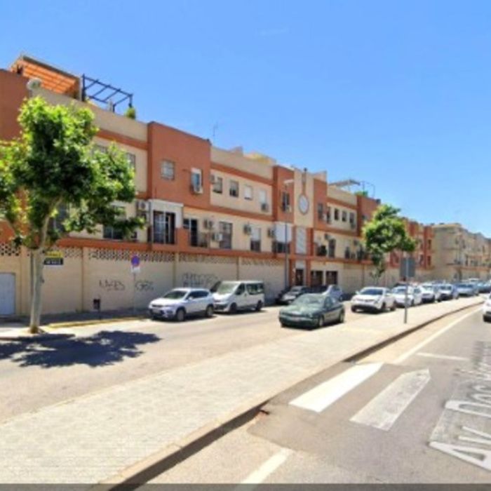 PLAZA DE GARAJE AVENIDA DOS HERMANAS