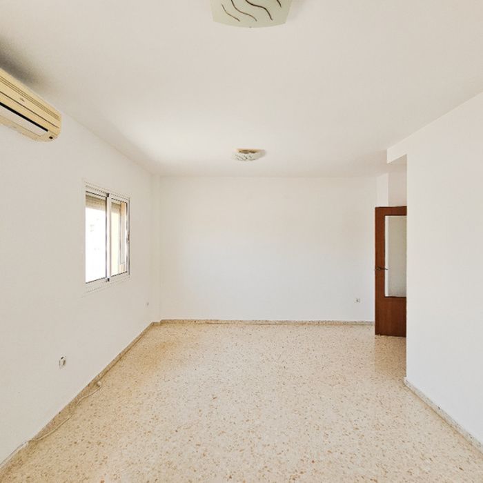 ¡Tu nuevo hogar te espera! Precioso piso VPO con garaje y trastero en Alcalá de Guadaíra