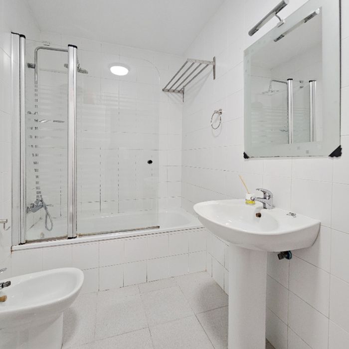 ¡Tu nuevo hogar te espera! Precioso piso VPO con garaje y trastero en Alcalá de Guadaíra