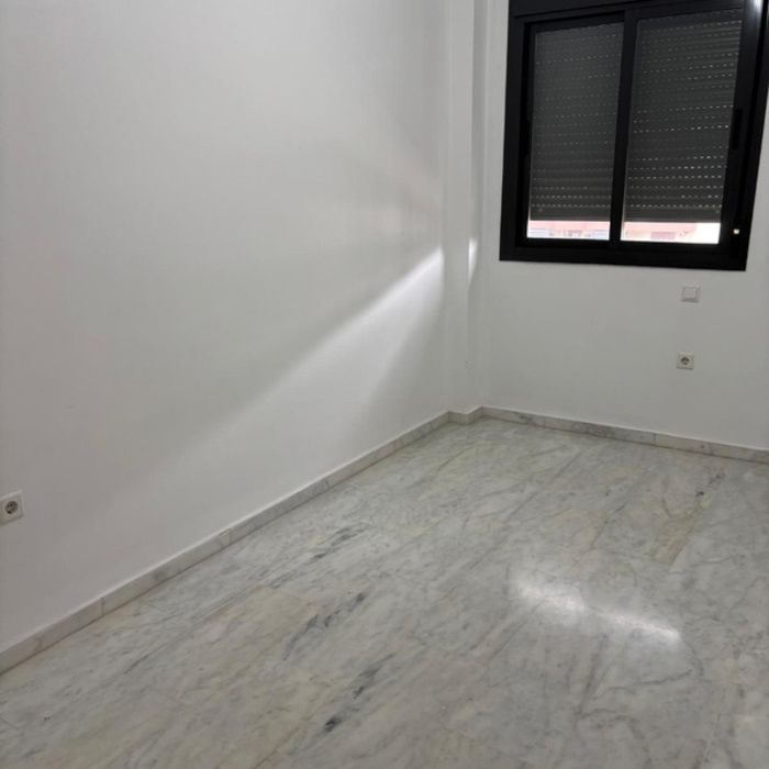 ¡Tu oasis en Mairena! Piso con piscina, pádel, garaje, trastero y lavadero en Urbanización Hermanas