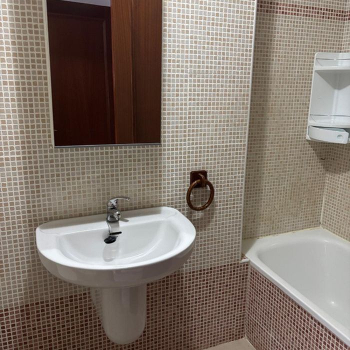 ¡Tu oasis en Mairena! Piso con piscina, pádel,  lavadero en Urbanización Hermanas